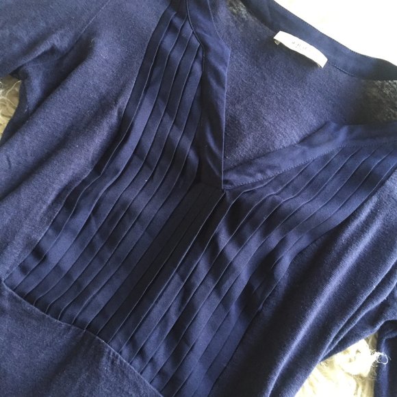 Sandro // Linen Blouse with Pleated Neckline // Size 2 (S) - Picture 1 of 6